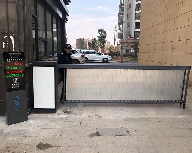 車牌識(shí)別+廣告道閘